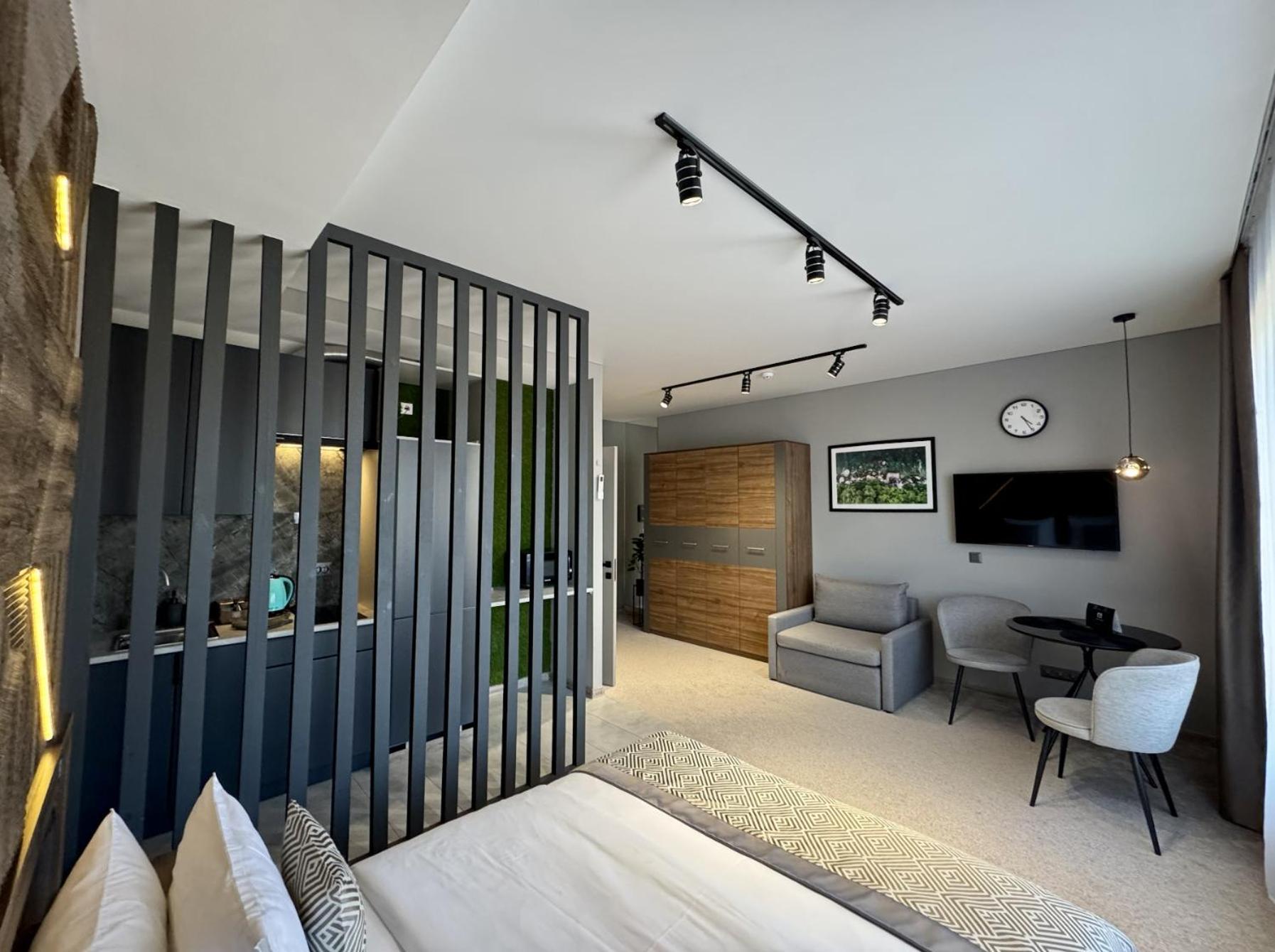 Hide Park Hotel Vinnytsia Exteriör bild